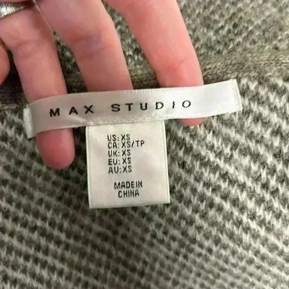 Max studio size extra small wool cardigan sweater, cell neck - Picture 7 of 7